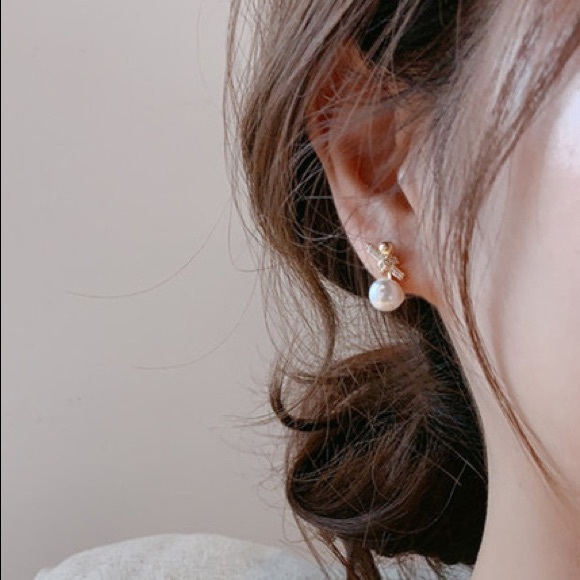 Special deal  Pearl Gold Stud Earring - Picture 2 of 7